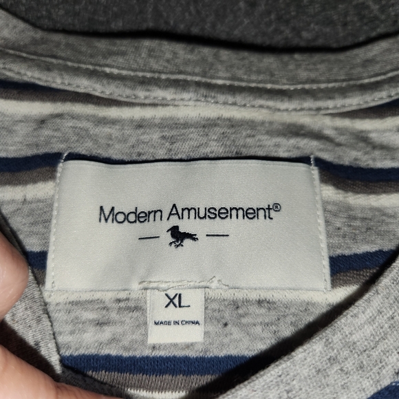 MODERN AMUSEMENT - Picture 7 of 7